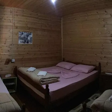 Zariklis בית הארחה